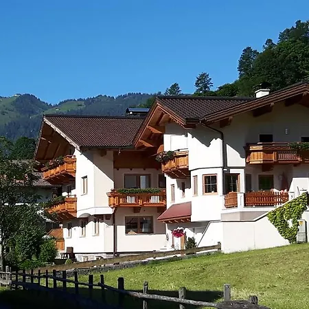 巴赫曼公寓酒店